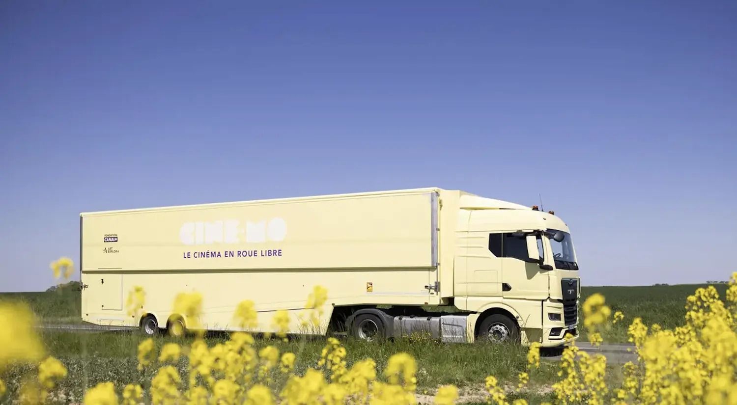 CinéMo à Cannes : le camion-cinéma qui offre le 7e art à tous pendant le Festival 2026